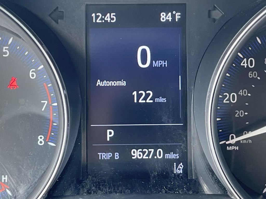 Used 2022 Toyota C-HR XLE FWD image 25