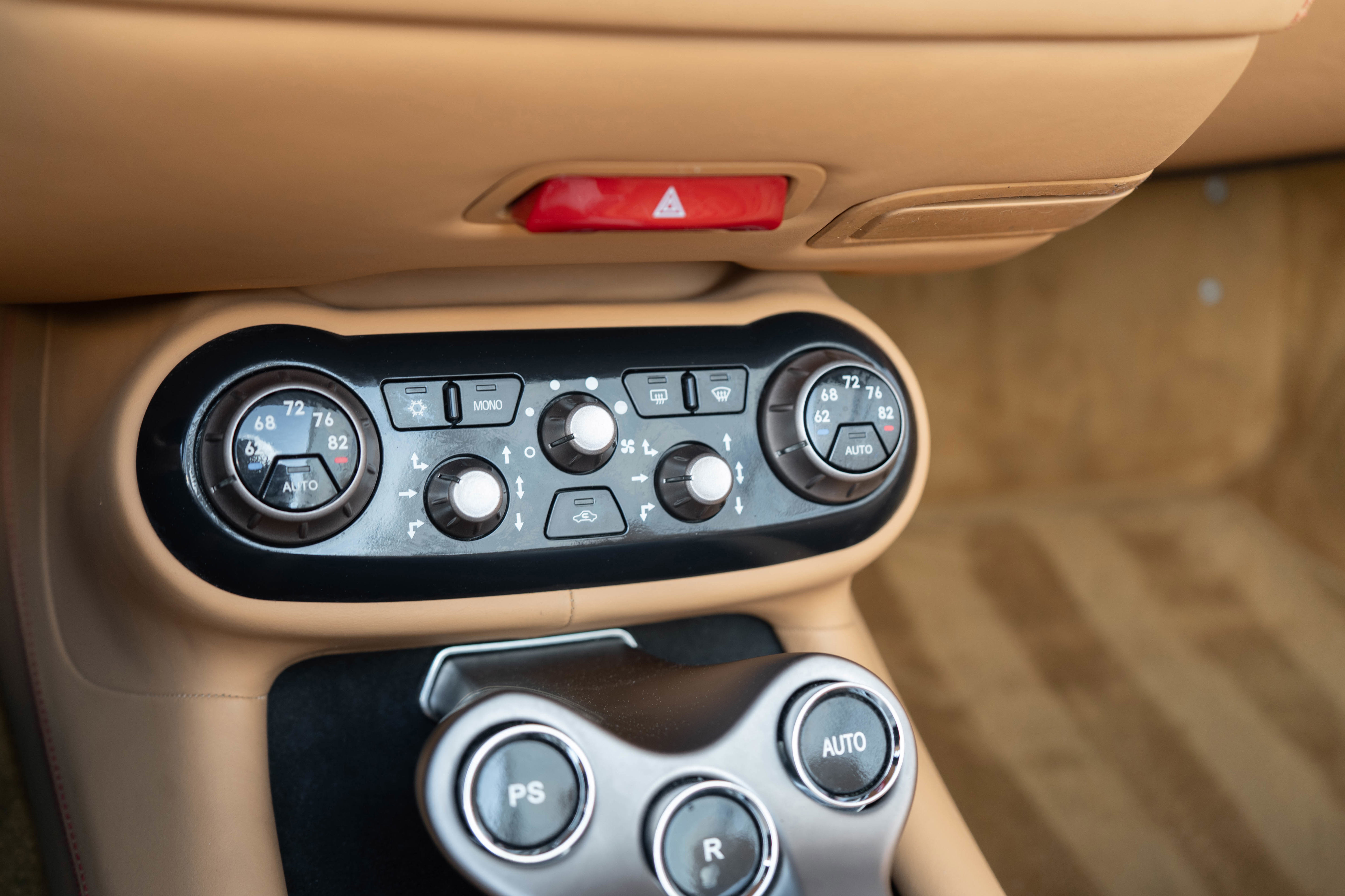 Used 2010 Ferrari California RWD image 25
