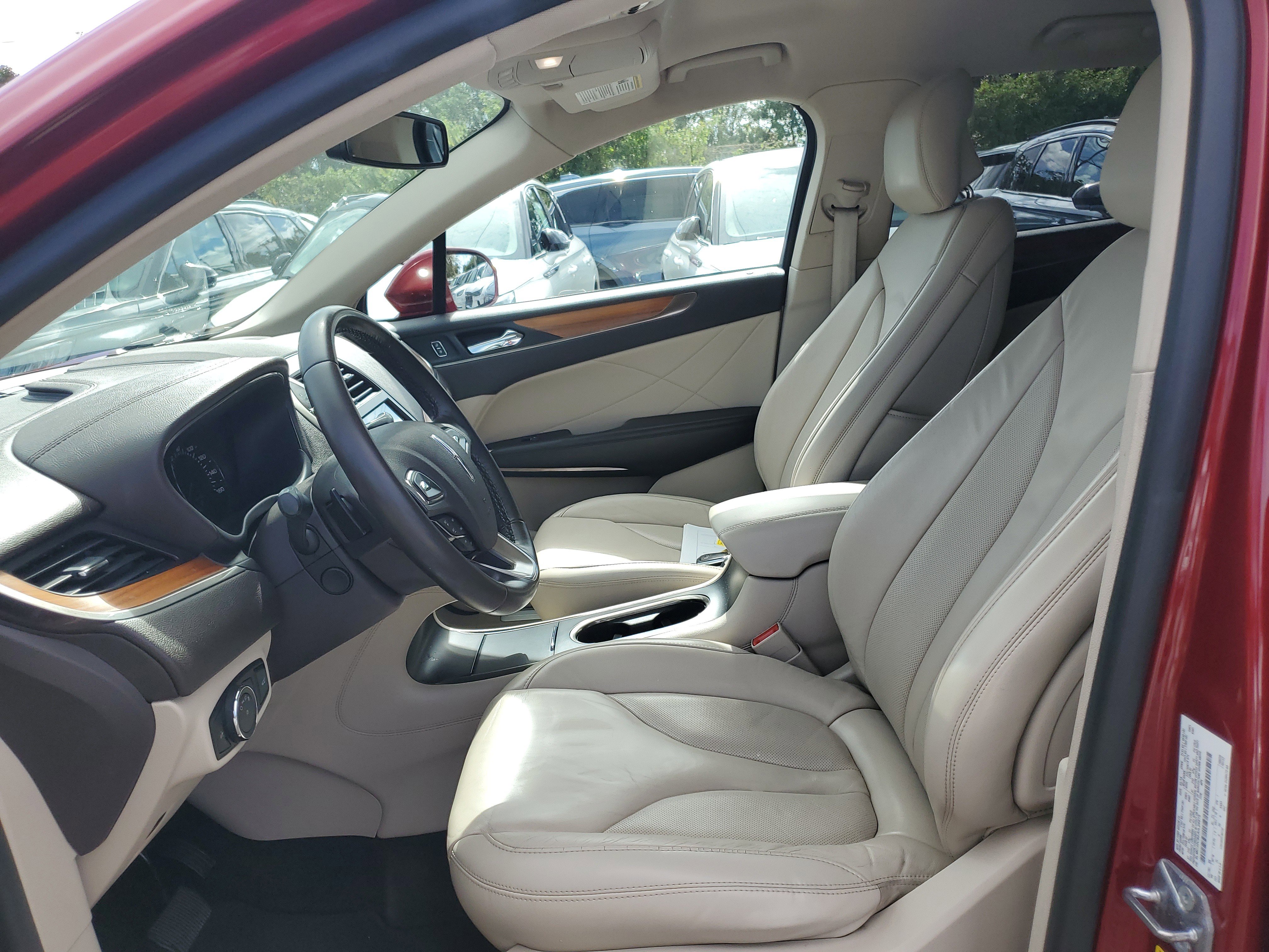 Used 2018 Lincoln MKC Select w/ Select Plus Package image 14