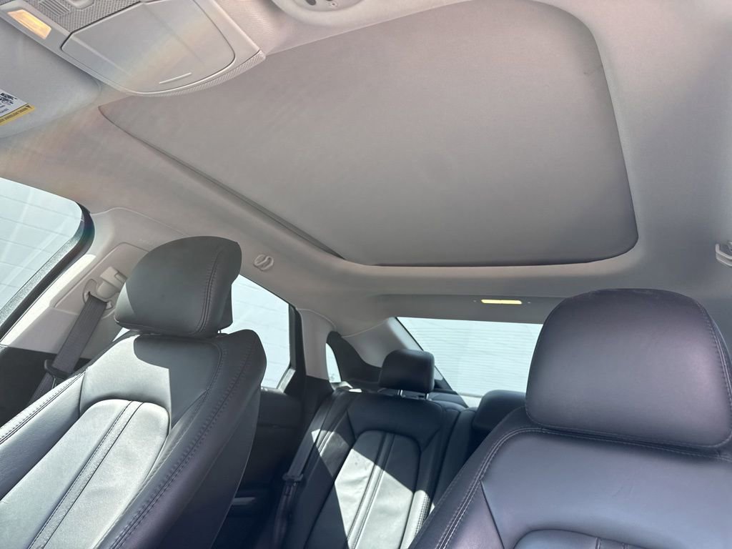 Used 2013 Lincoln MKZ FWD image 34