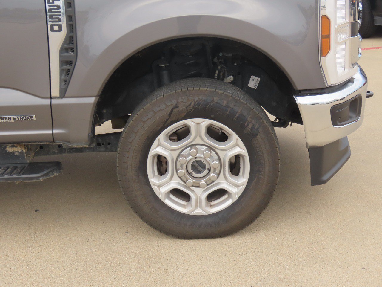Used 2025 Ford F250 XLT AWD/4WD image 9