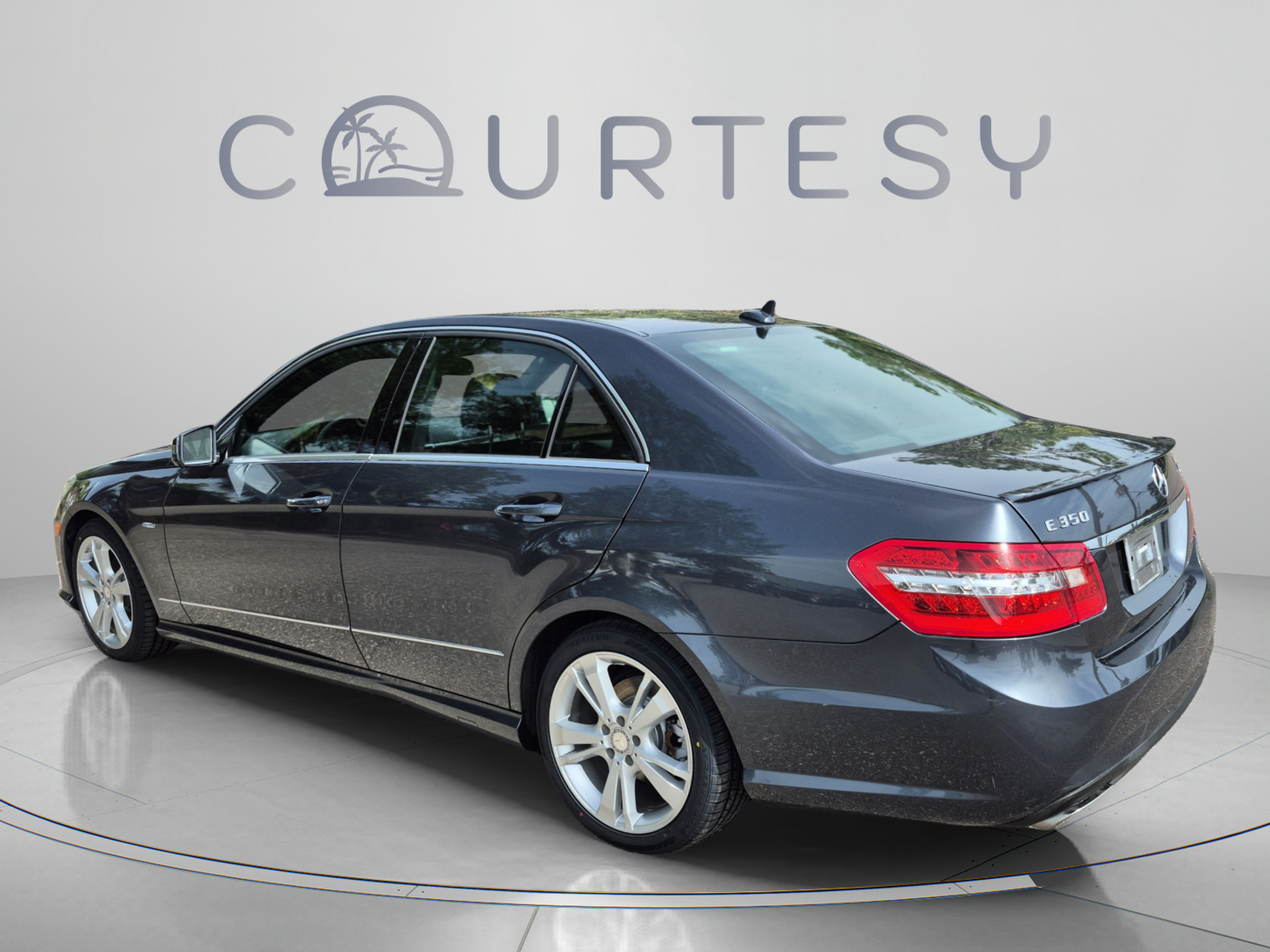 Used 2012 Mercedes-Benz E 350 4MATIC Sedan image 5