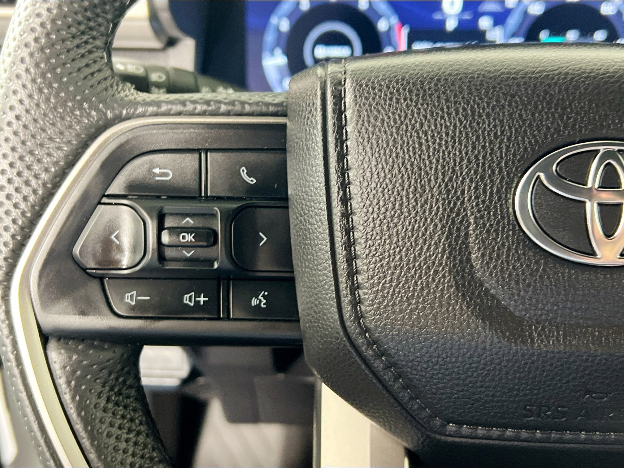 Used 2025 Toyota Tacoma TRD Sport image 18