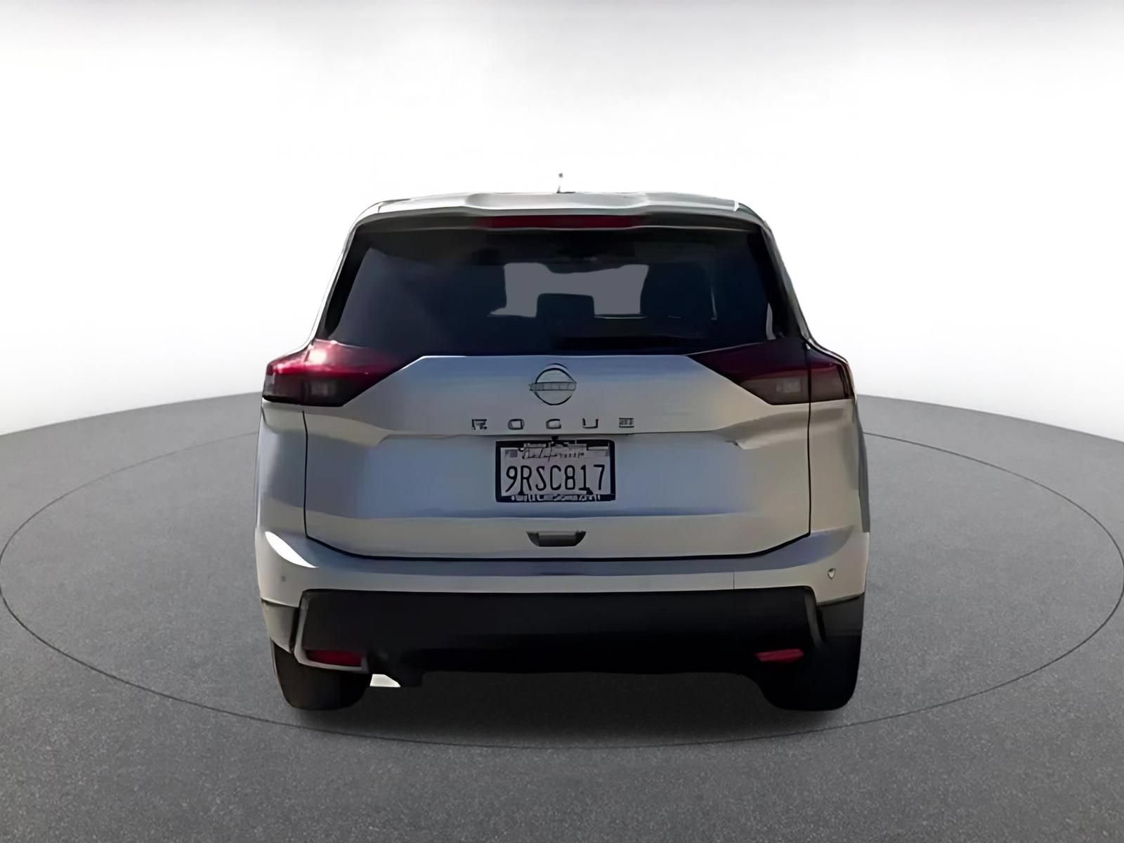 Used 2025 Nissan Rogue SV FWD image 12