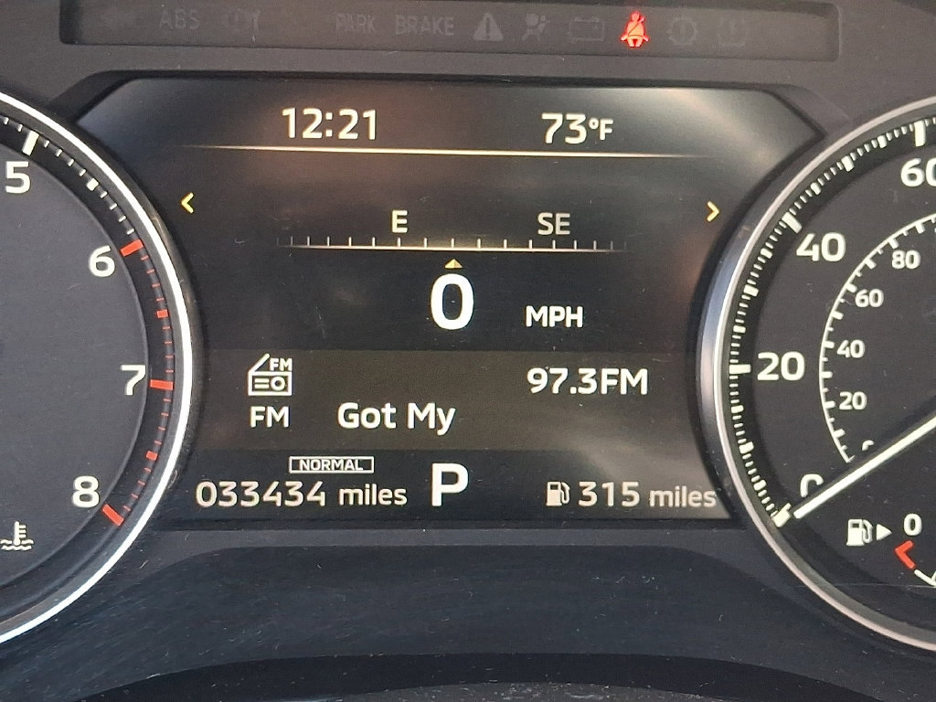 Used 2025 Mitsubishi Outlander SE FWD image 25