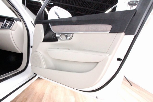 Certified 2023 Volvo S90 B6 Plus image 22
