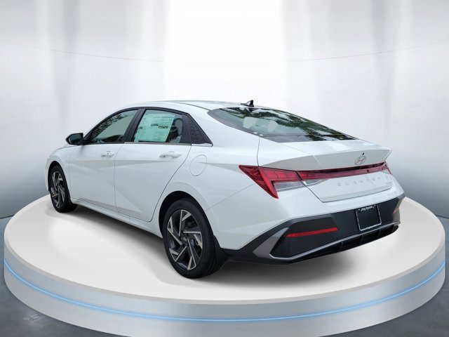 New 2026 Hyundai Elantra Limited FWD image 3