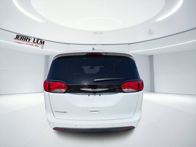 New 2026 Chrysler Voyager LX FWD image 4