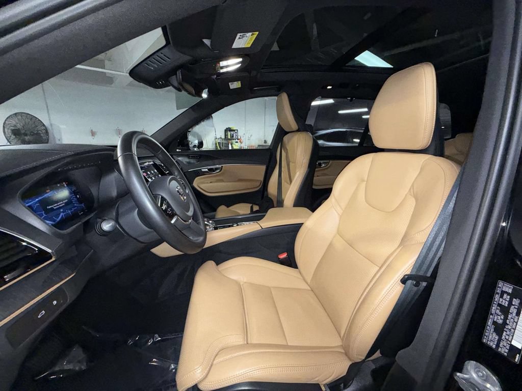 Used 2024 Volvo XC90 T8 Ultimate AWD/4WD image 2