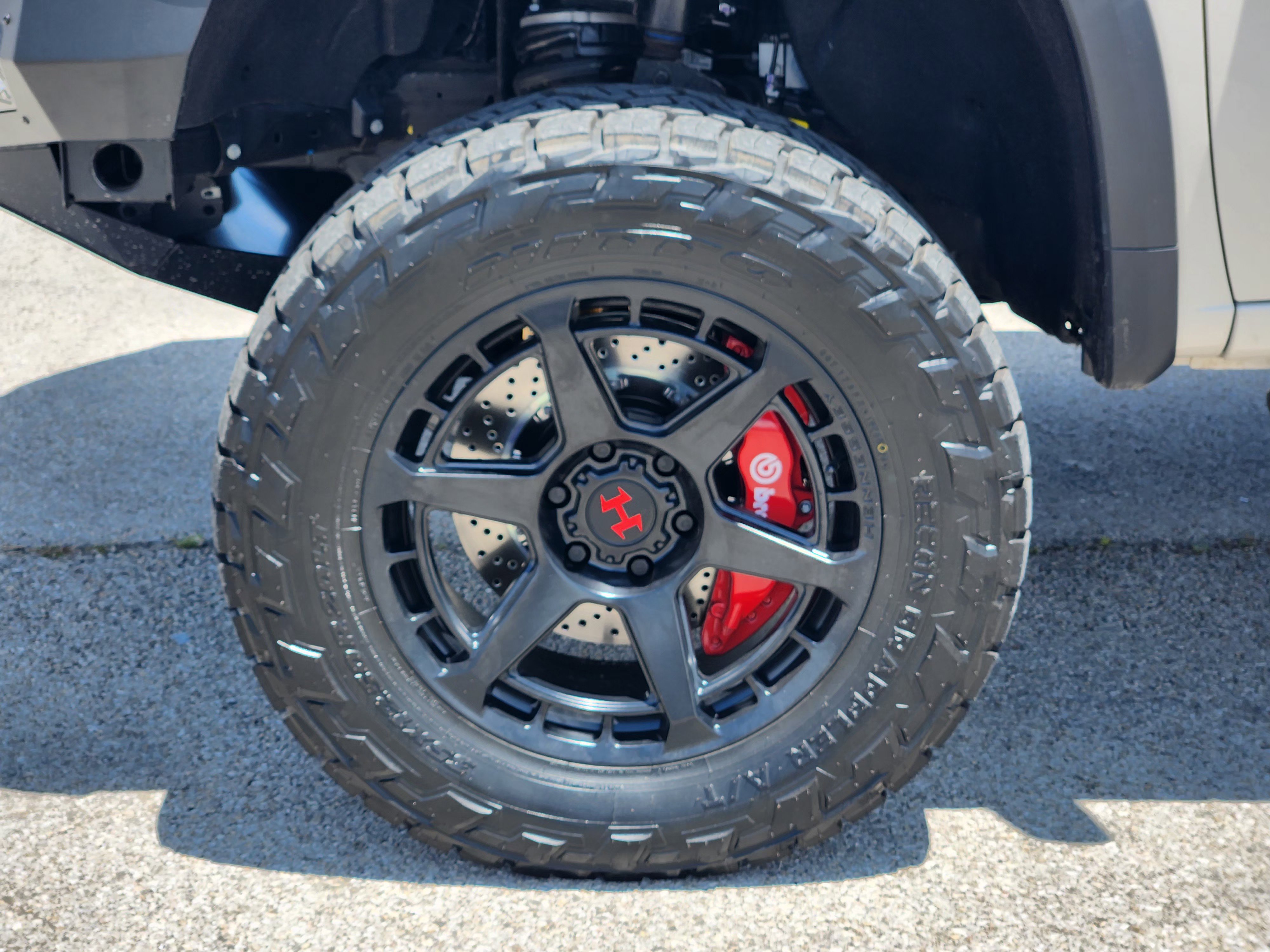 New 2026 Chevrolet Silverado 1500 ZR2 w/ Dark Appearance Package AWD/4WD image 9