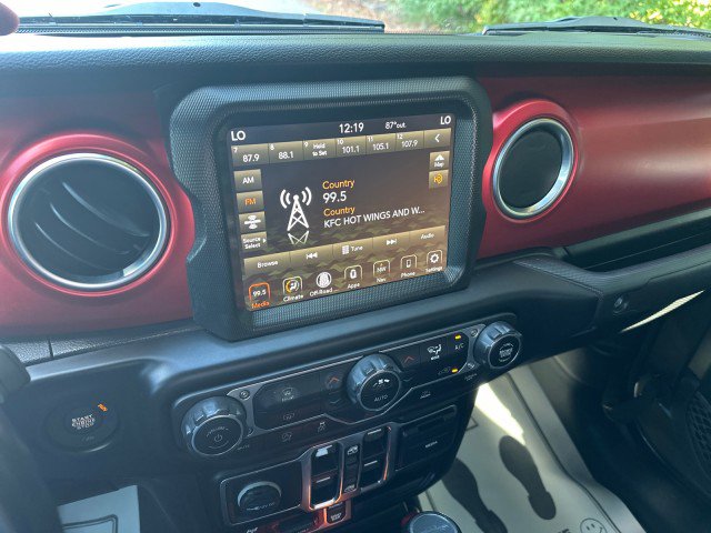 Used 2022 Jeep Gladiator Rubicon w/ Trailer Tow Package image 14