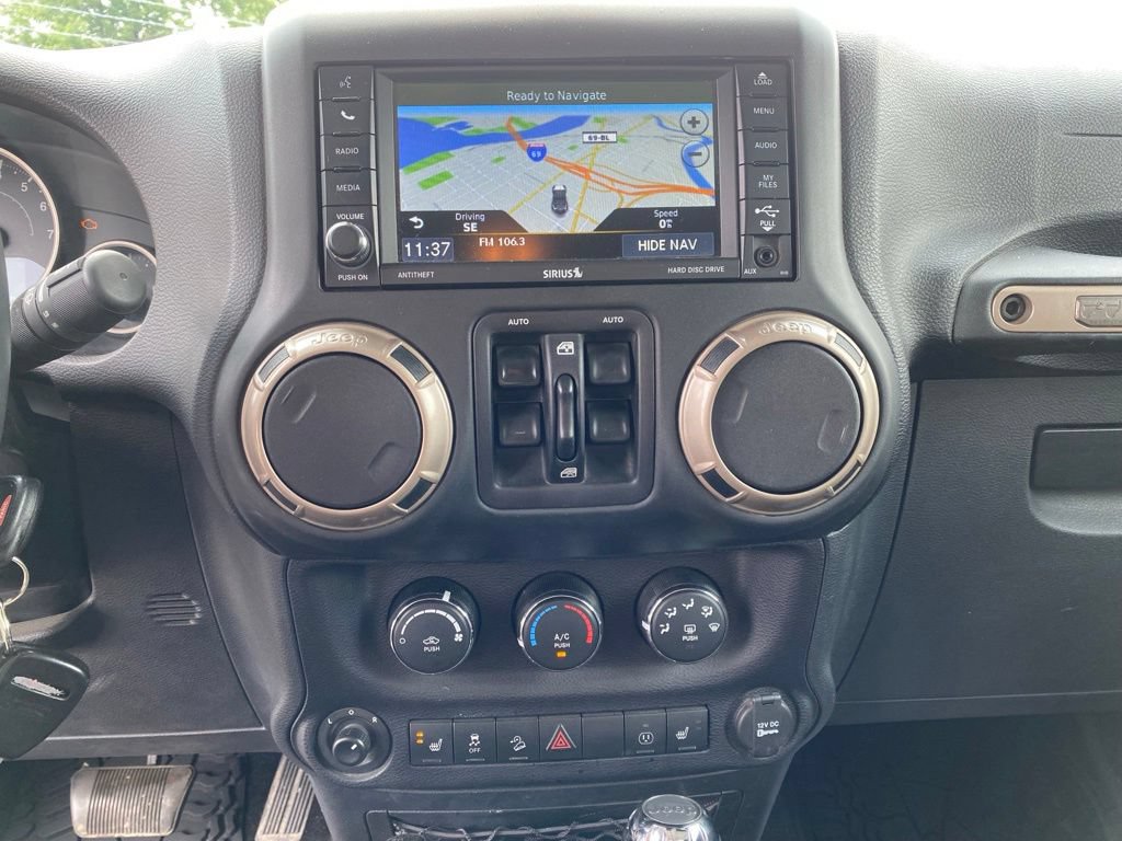 Used 2016 Jeep Wrangler Unlimited Sahara AWD/4WD image 14