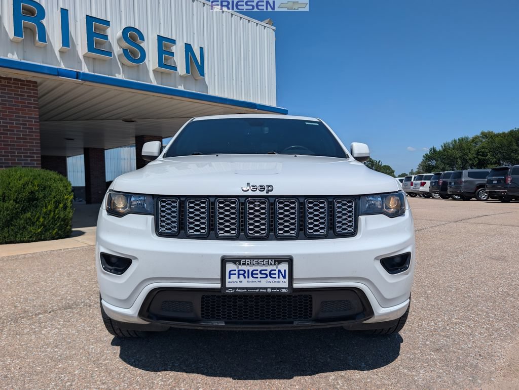 Used 2019 Jeep Grand Cherokee Altitude AWD/4WD image 8