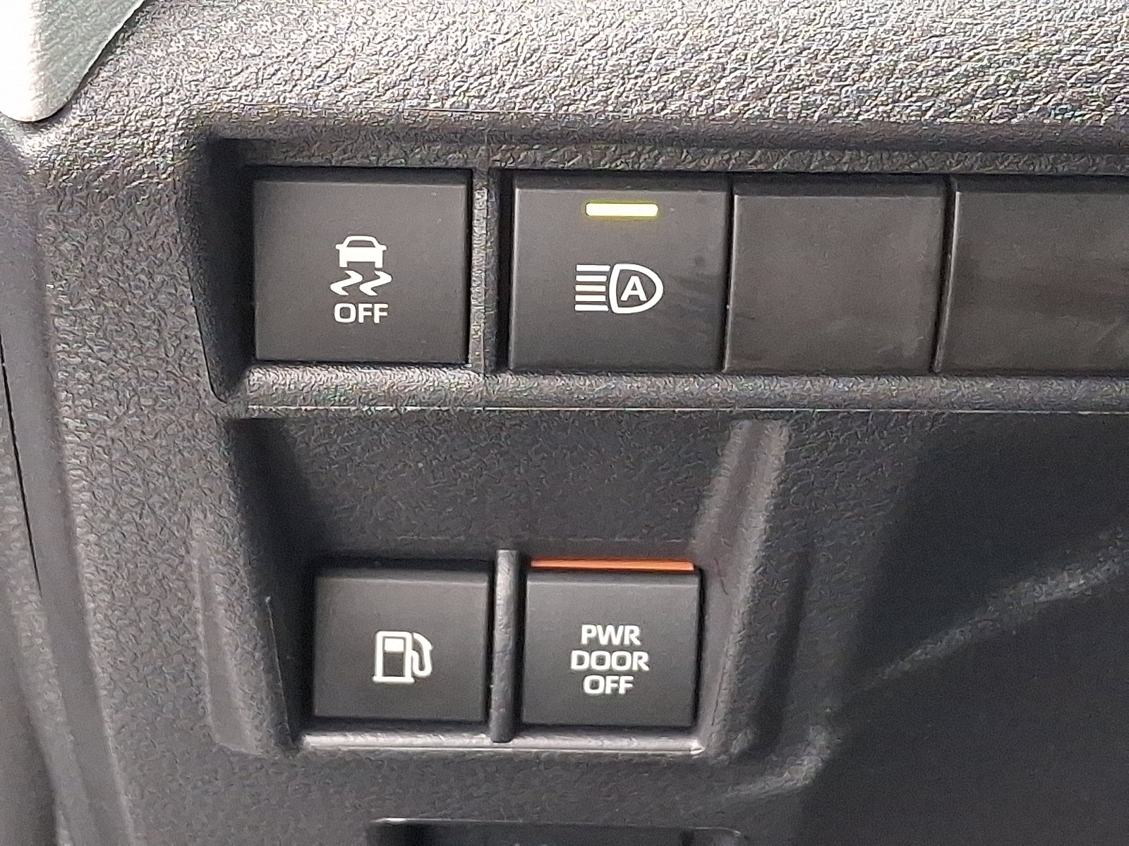 Used 2025 Toyota Sienna XLE image 26