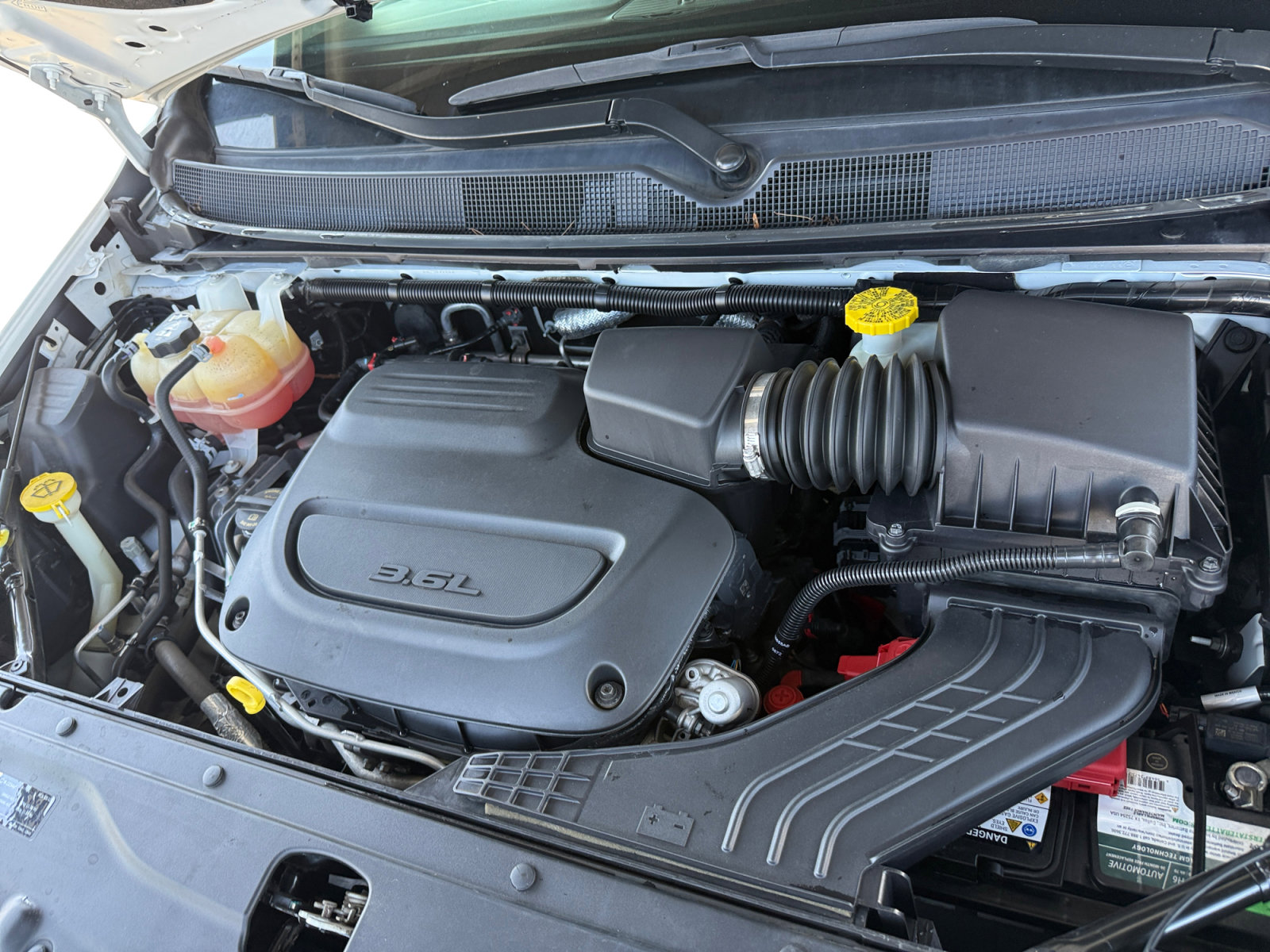 Used 2022 Chrysler Voyager LX FWD image 13