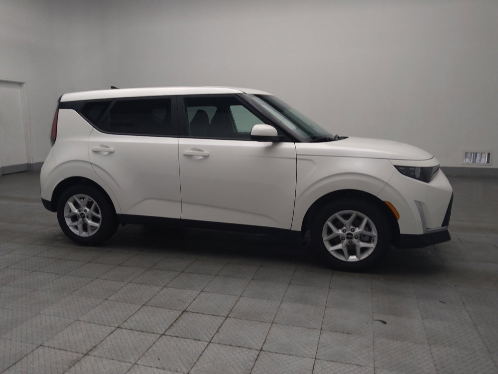 Used 2025 Kia Soul LX image 11