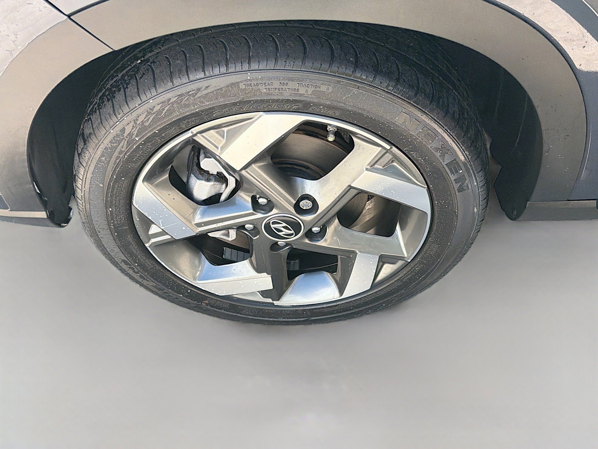 Used 2023 Hyundai Venue Limited image 34