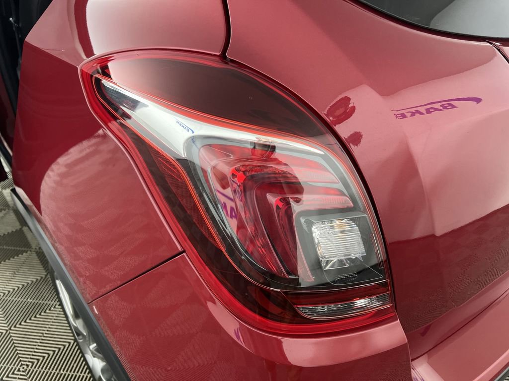Certified 2019 Buick Encore Sport Touring AWD/4WD image 35