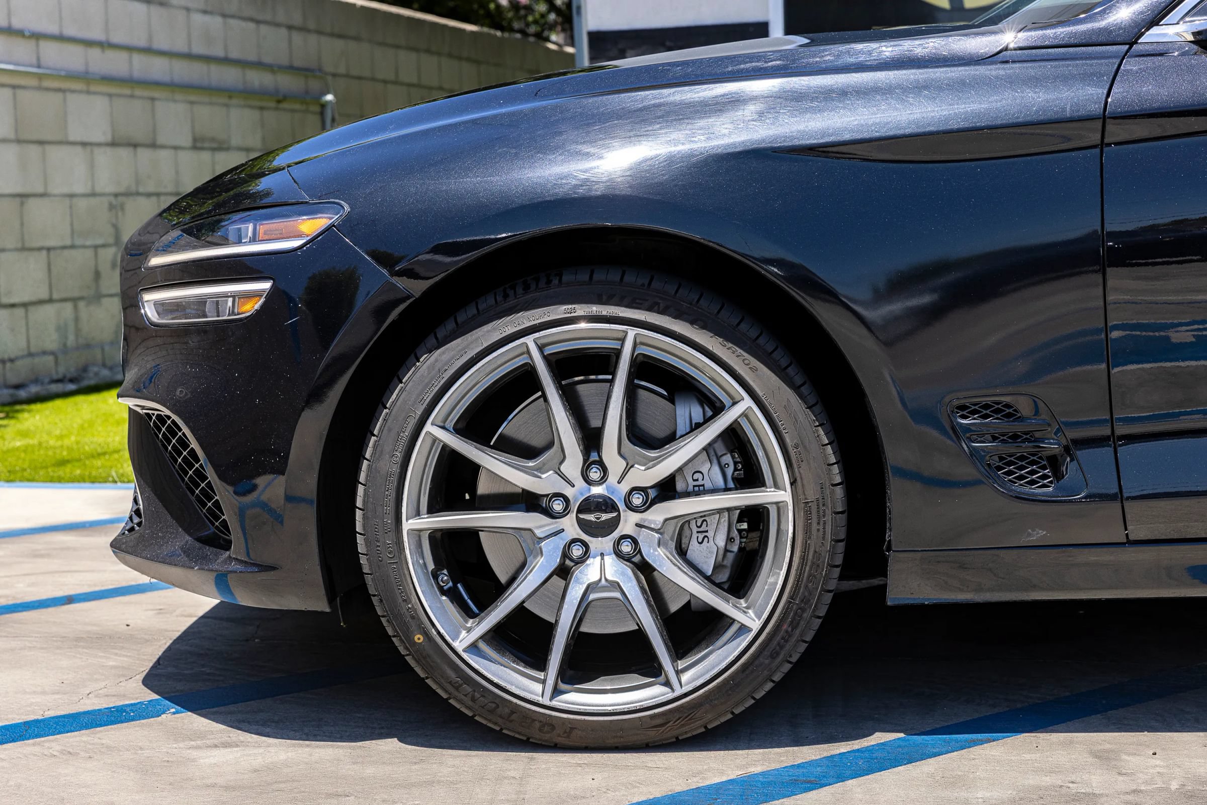 Used 2025 Genesis G70 2.5T RWD image 41