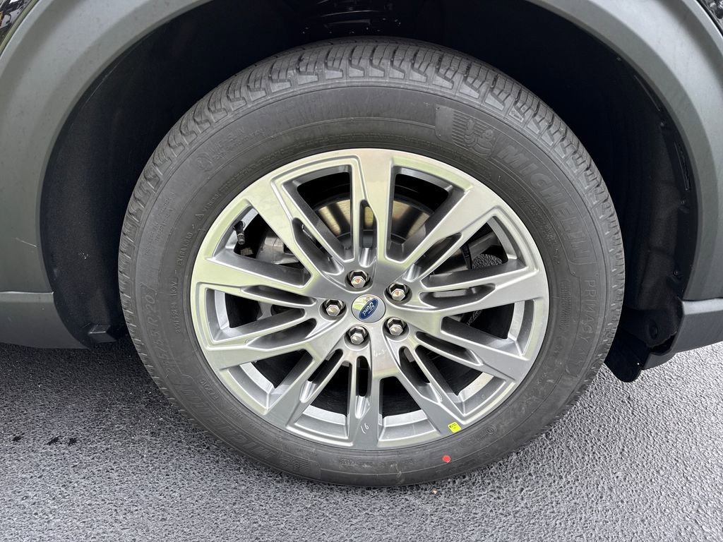 New 2026 Ford Explorer Platinum image 11