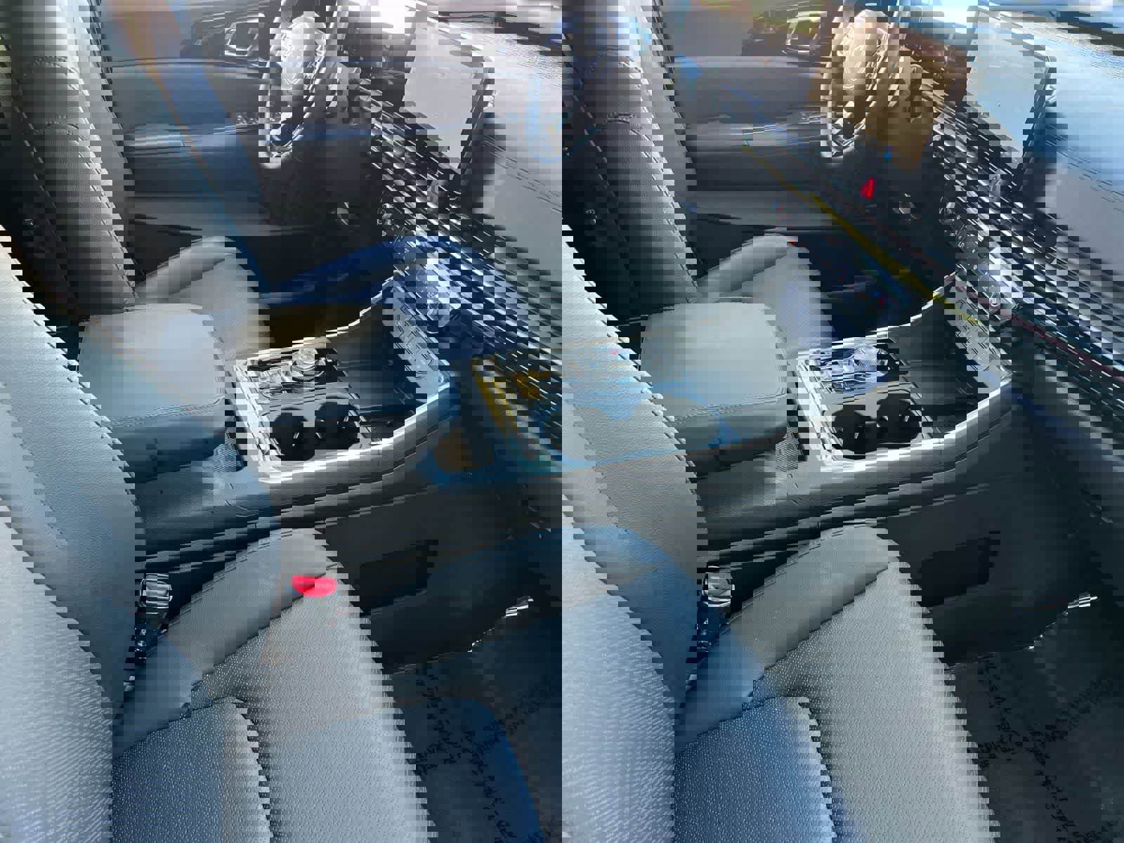 Used 2025 Kia Carnival SX Prestige image 18