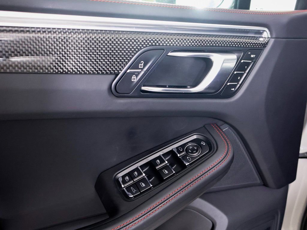 Certified 2025 Porsche Macan GTS image 20