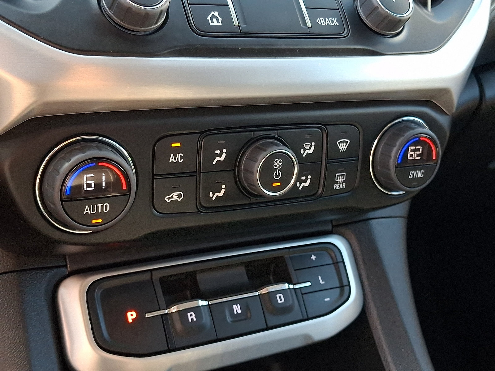 Certified 2023 GMC Acadia SLE w/ Driver Convenience Package AWD/4WD image 18