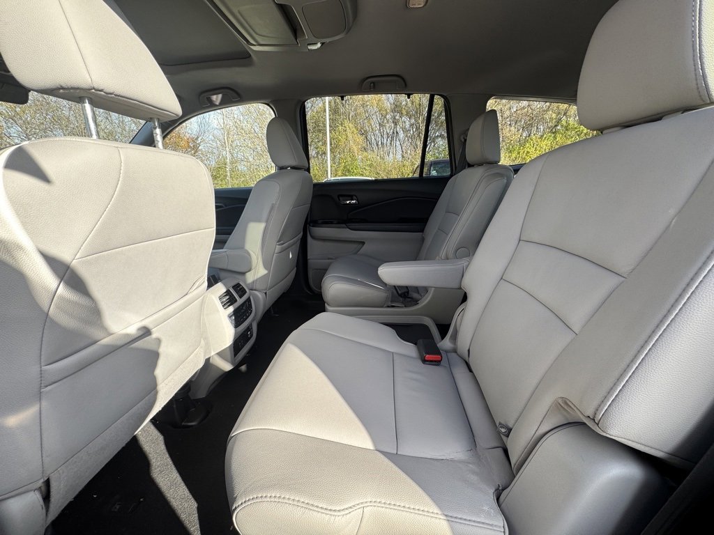 Used 2022 Honda Pilot Touring image 23