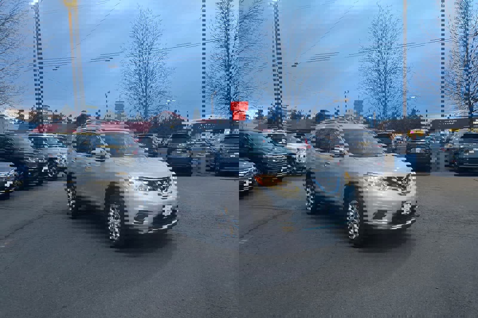 Used 2016 Nissan Rogue SV w/ SV Moonroof Package image 9