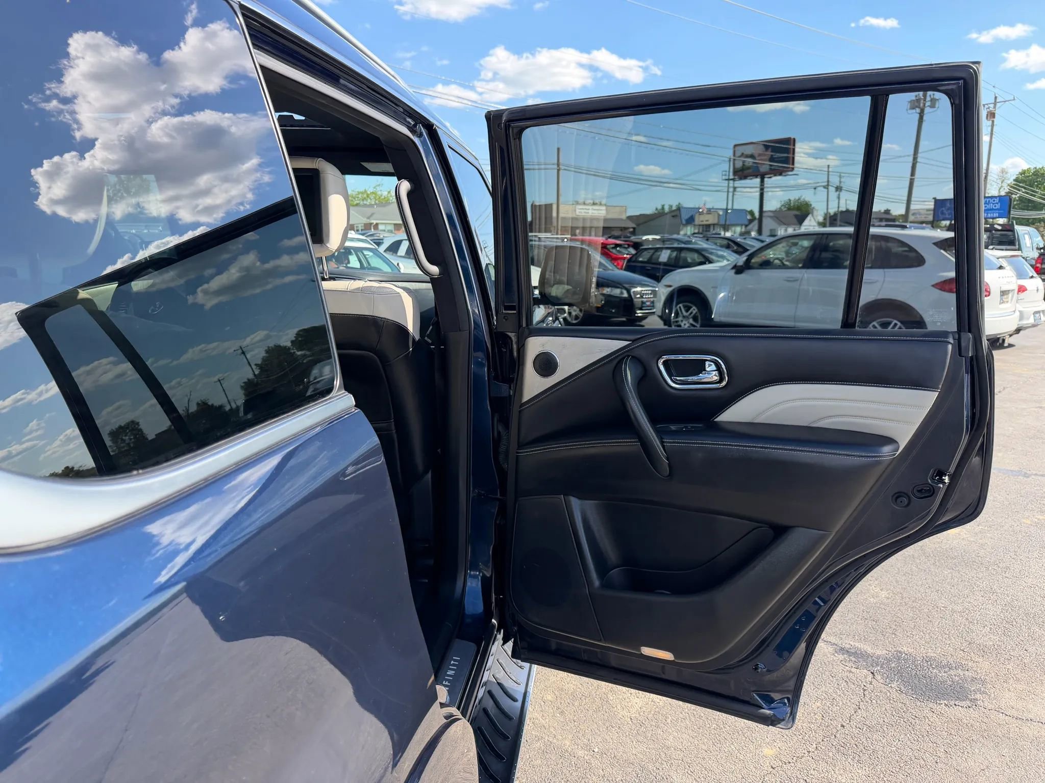 Used 2019 INFINITI QX80 Limited w/ All-Season Package AWD/4WD image 45