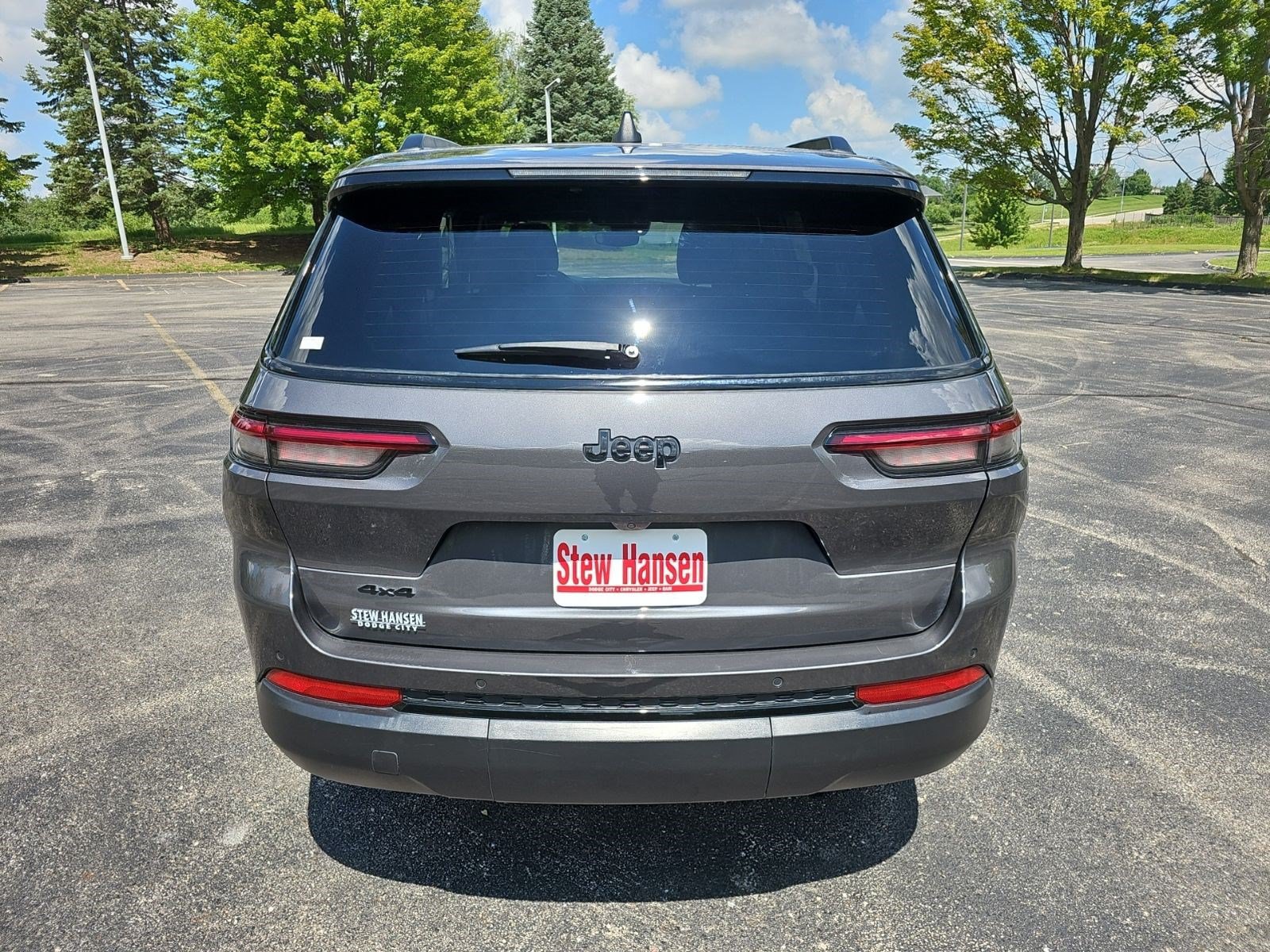 Used 2023 Jeep Grand Cherokee L Laredo AWD/4WD image 5