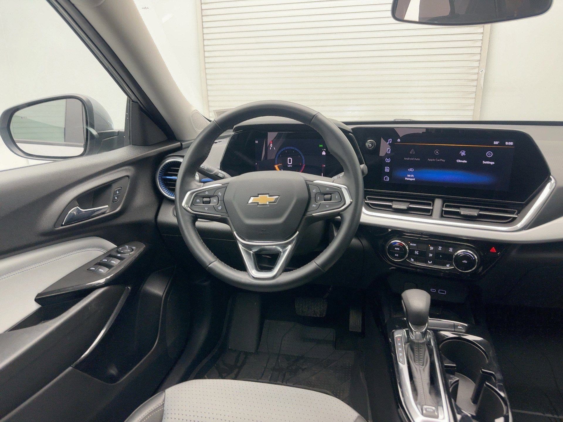 Certified 2024 Chevrolet Trax LT w/ Sunroof Package image 25