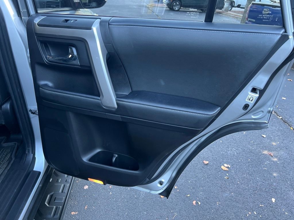 Used 2020 Toyota 4Runner SR5 Premium image 33