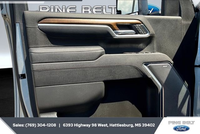 Used 2025 Chevrolet Silverado 2500 High Country w/ High Country Premium Package image 17