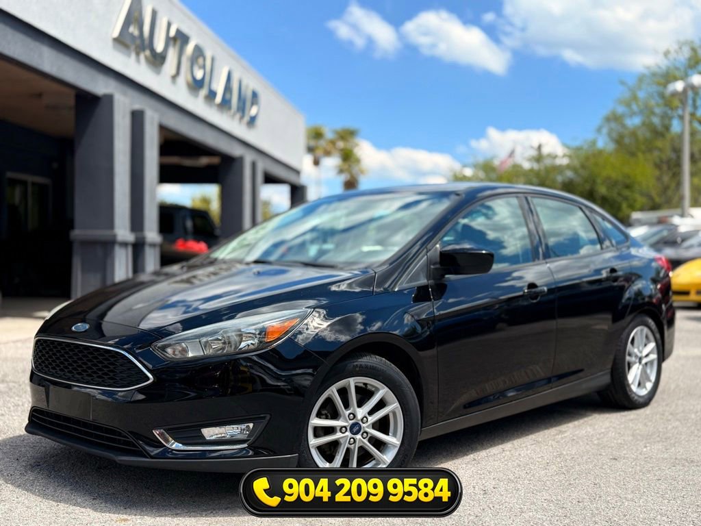 Used 2018 Ford Focus SE FWD image 1