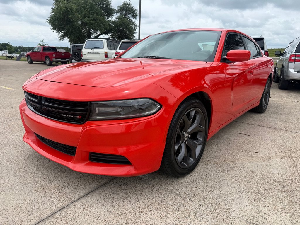 Used 2019 Dodge Charger SXT w/ Plus Group RWD image 3
