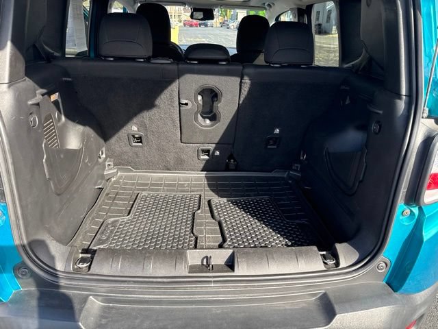 Used 2021 Jeep Renegade Latitude w/ Convenience Group AWD/4WD image 12