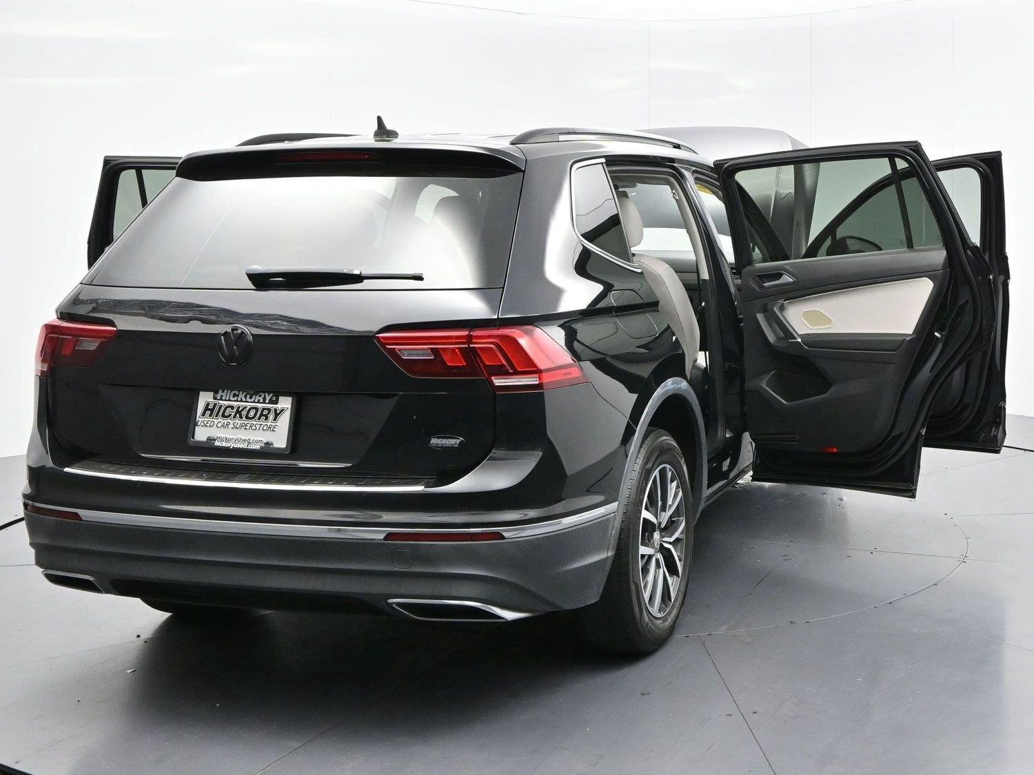 Used 2020 Volkswagen Tiguan SE w/ Panoramic Sunroof Package FWD image 42