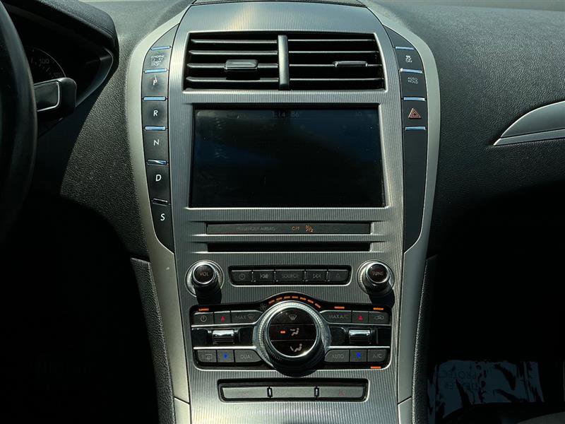 Used 2017 Lincoln MKZ Premiere image 28