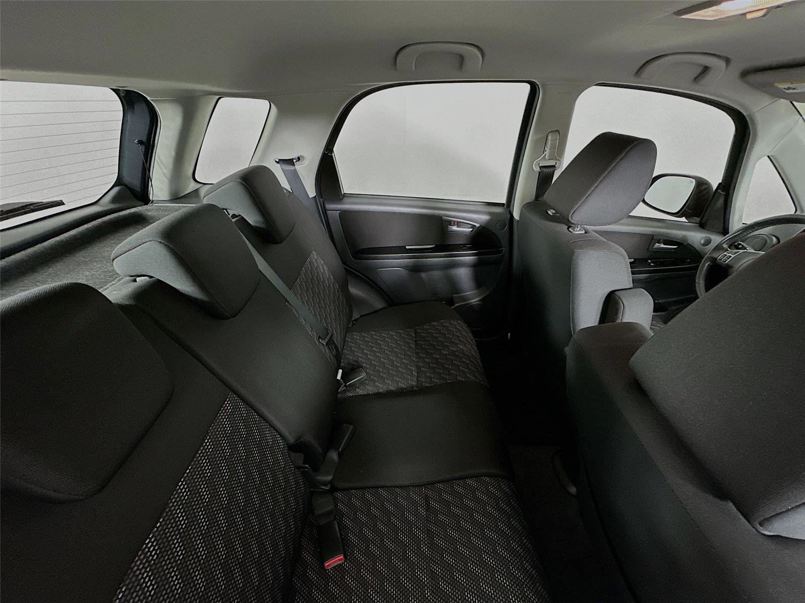 Used 2009 Suzuki SX4 AWD Hatchback w/ Touring Pkg image 26