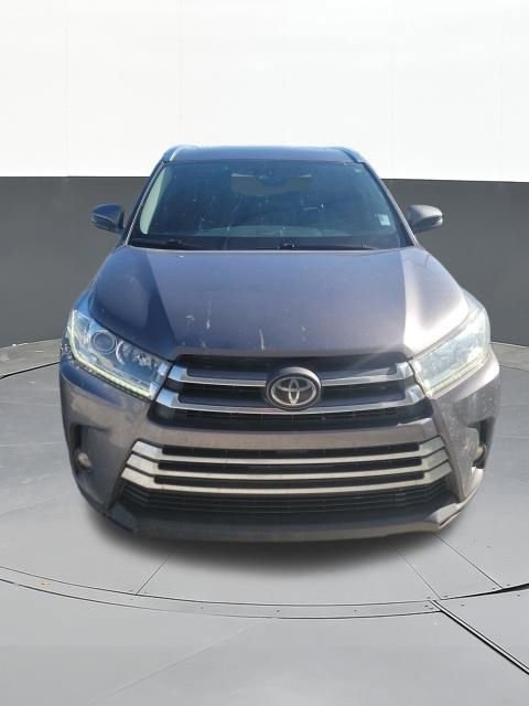 Used 2019 Toyota Highlander Limited image 2