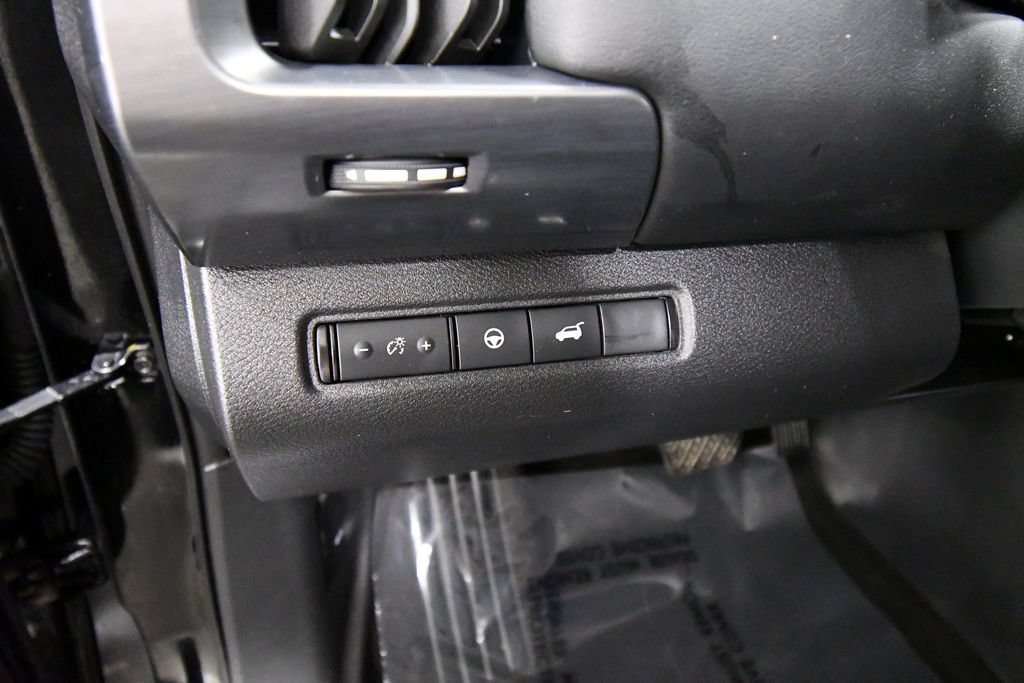Used 2024 Nissan Pathfinder SL AWD/4WD image 20