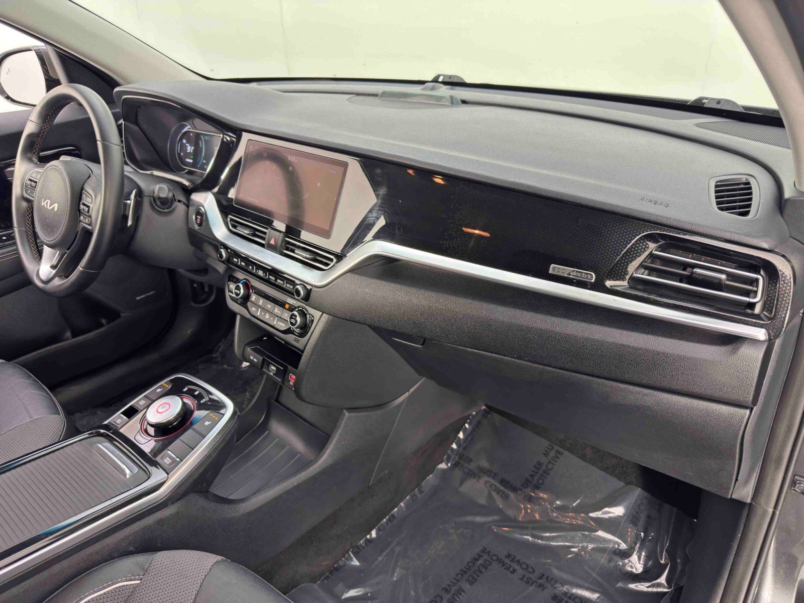 Used 2022 Kia Niro EX image 13