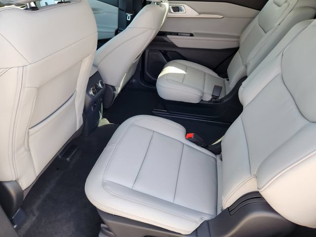 New 2026 Ford Explorer Active w/ Active Comfort Package RWD image 29