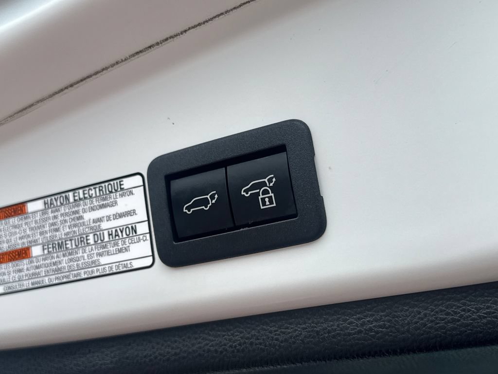 Used 2023 Toyota Corolla Cross XLE w/ Convenience Package AWD/4WD image 8