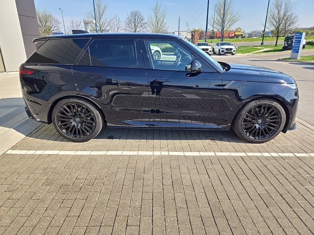 Used 2025 Land Rover Range Rover Sport SV Edition Two image 4