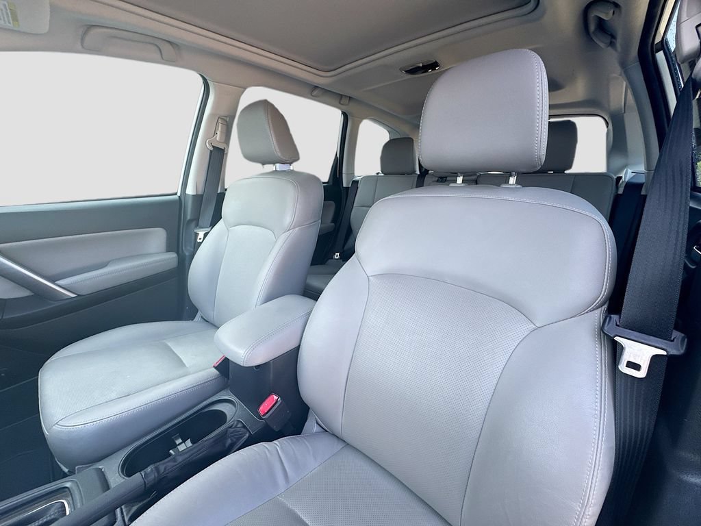 Used 2016 Subaru Forester 2.5i Touring w/ Eyesight & Navigation System AWD/4WD image 20