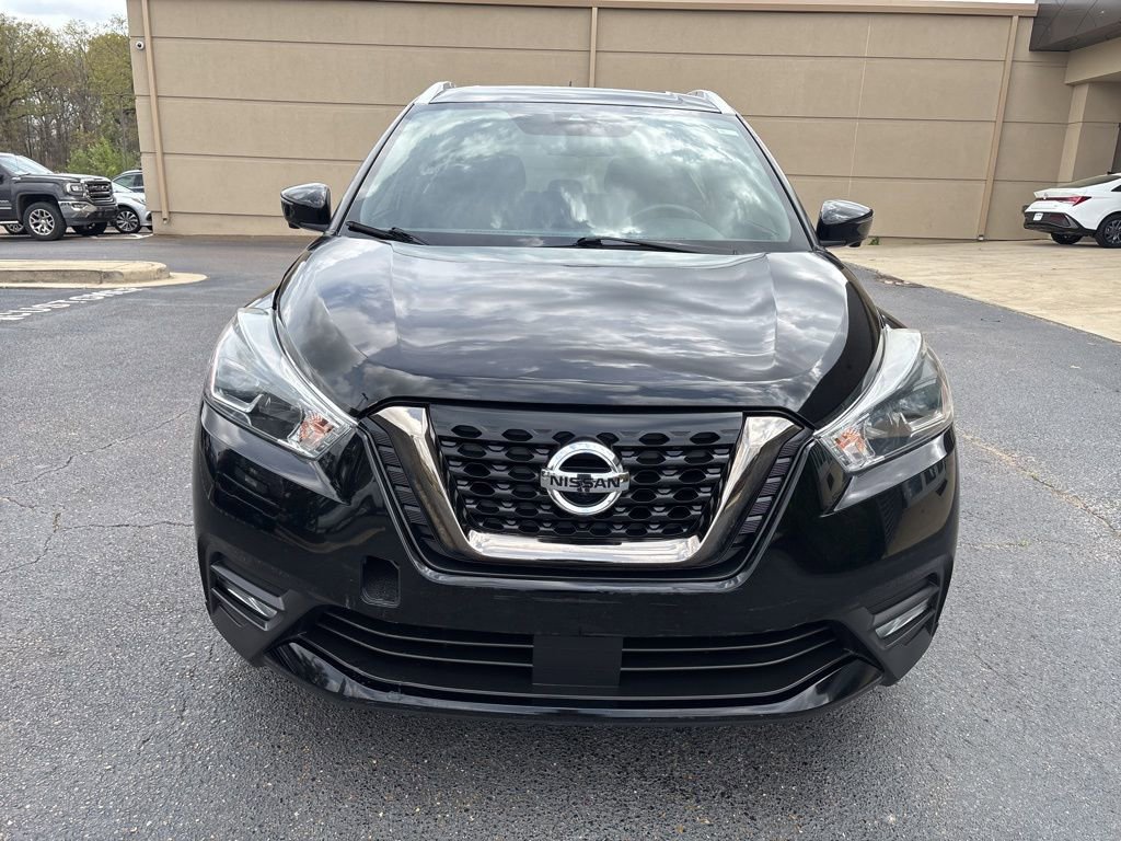 Used 2020 Nissan Kicks SR w/ Exterior Package image 2