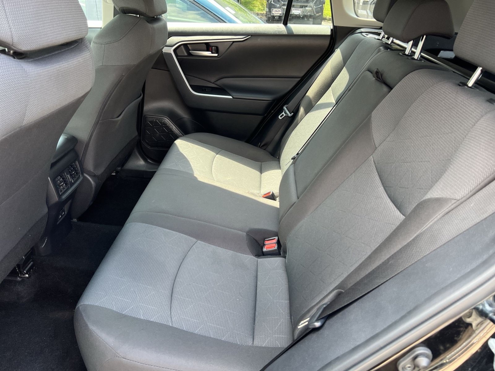 Used 2025 Toyota RAV4 XLE AWD/4WD image 21