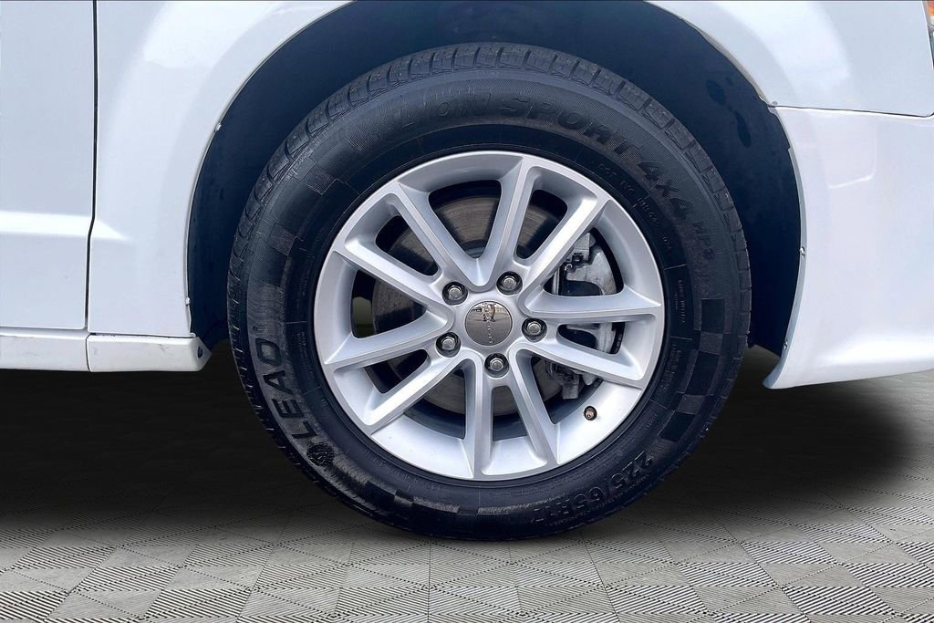 Used 2020 Dodge Grand Caravan SXT image 34